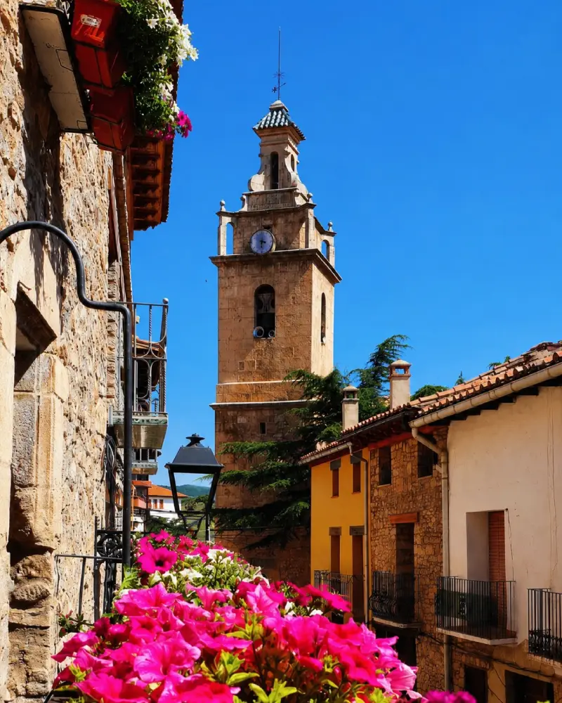 Calle típica de Valbona, Teruel